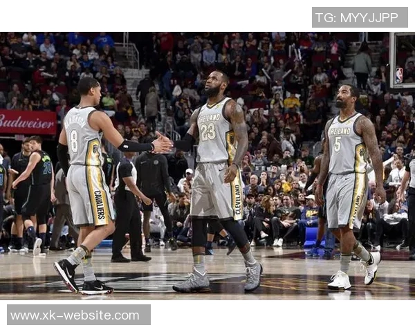 全队齐心协力专注训练独行侠官方分享精彩瞬间 全队齐心协力专注训练独行侠官方分享精彩瞬间