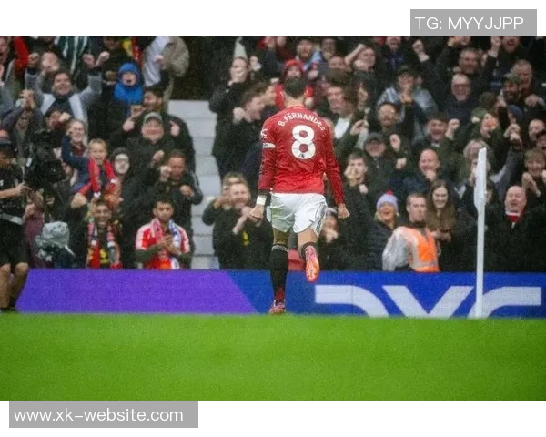 姆伯莫梅开二度助曼联赢得胜利荣膺英超第9轮最佳球员称号 姆伯莫梅开二度助曼联赢得胜利荣膺英超第9轮最佳球员称号