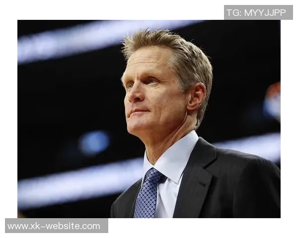 科尔透露库里每日坚持一小时拉伸与力量训练保持最佳状态