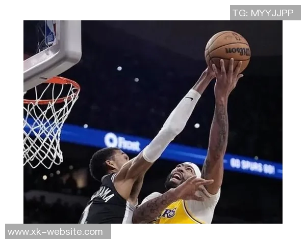 文班亚马砍下24分15板表现惊艳马刺新赛季比赛引发广泛关注